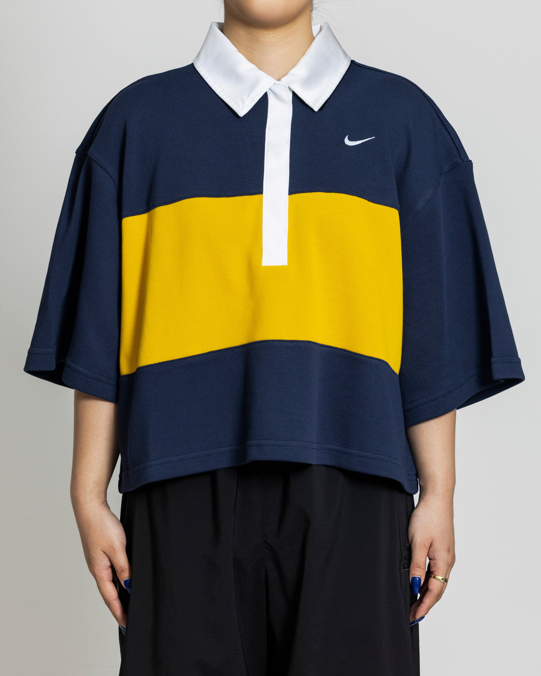 NIKE WMNS NSW STREET S/S POLO – A+S