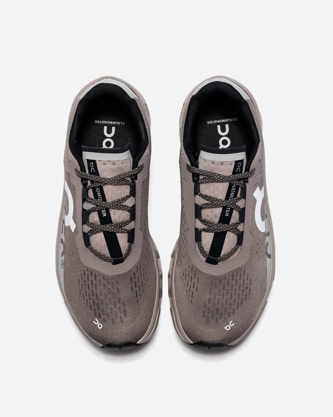 On cloudmonster初期モデル+靴下一足 The Cloudmonster: Next-level cushioning & energy return | On