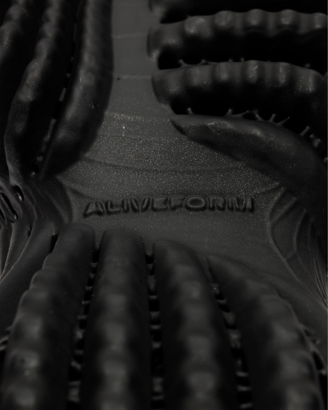 ALIVEFORM ARMIS LOW – A+S
