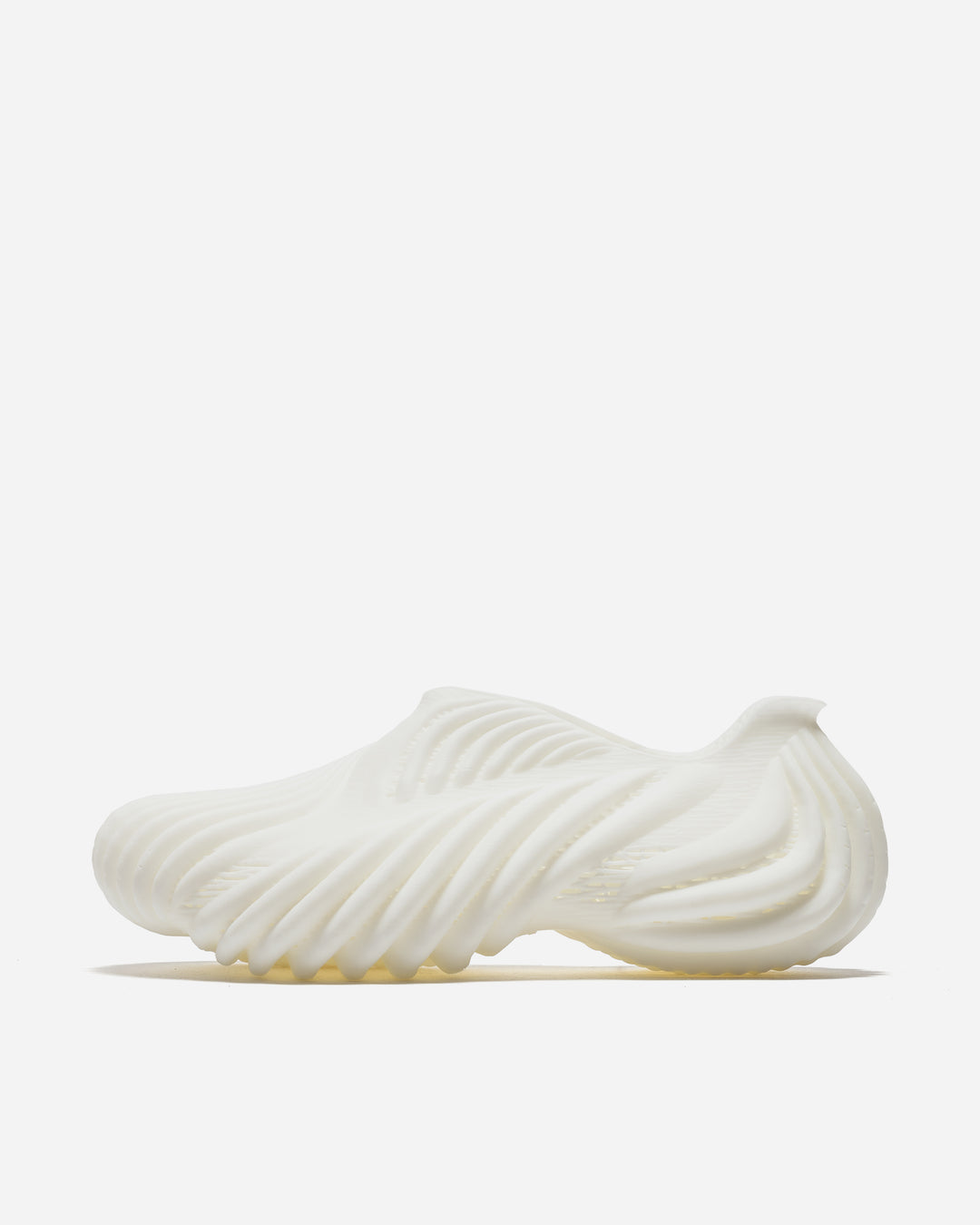 Aliveform ARMIS LOW 41サイズ　シルバー ARMIS LOW – ALIVEFORM