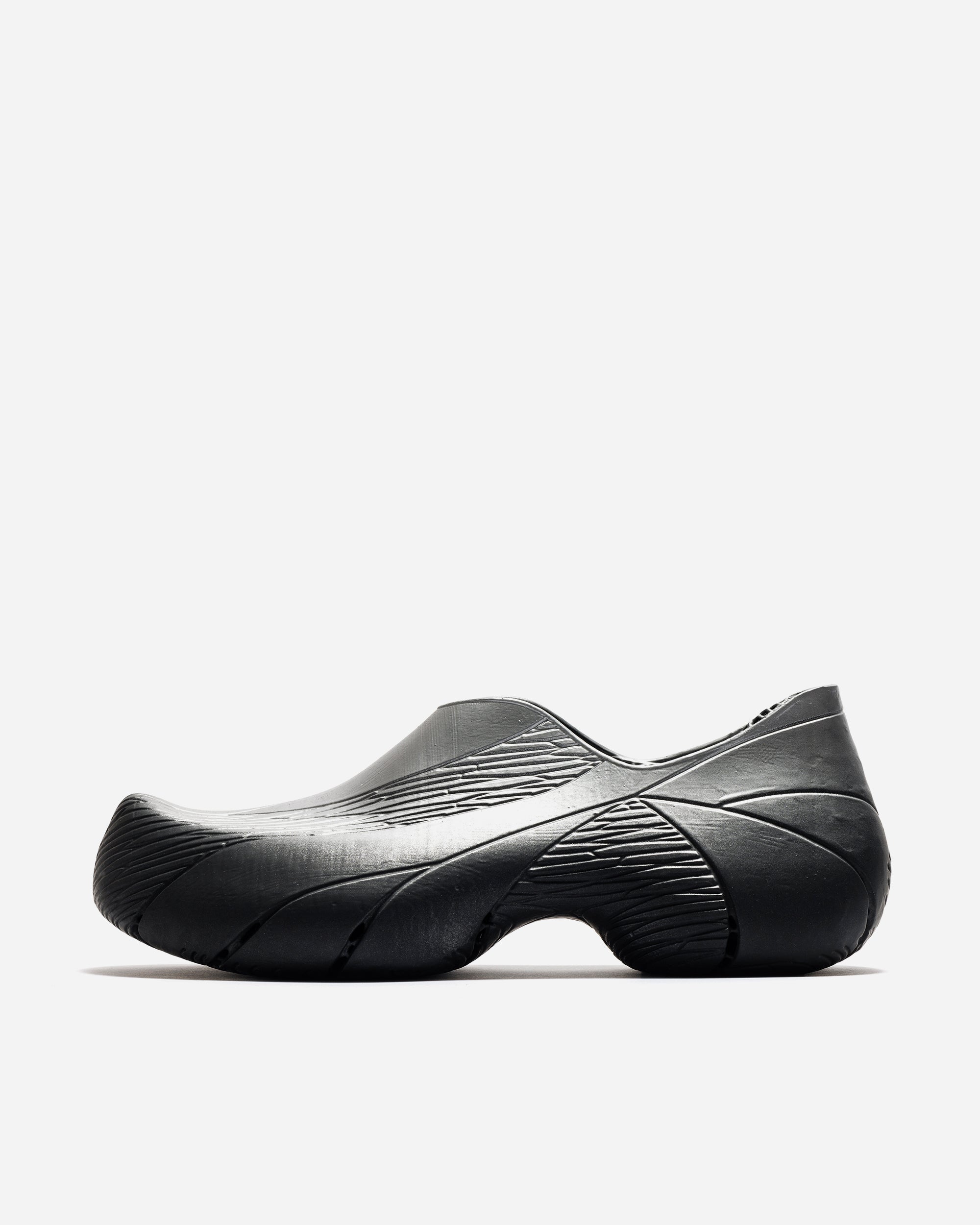 ALIVE FORM / FLAINE BOOT / CHARCOAL | PLUG