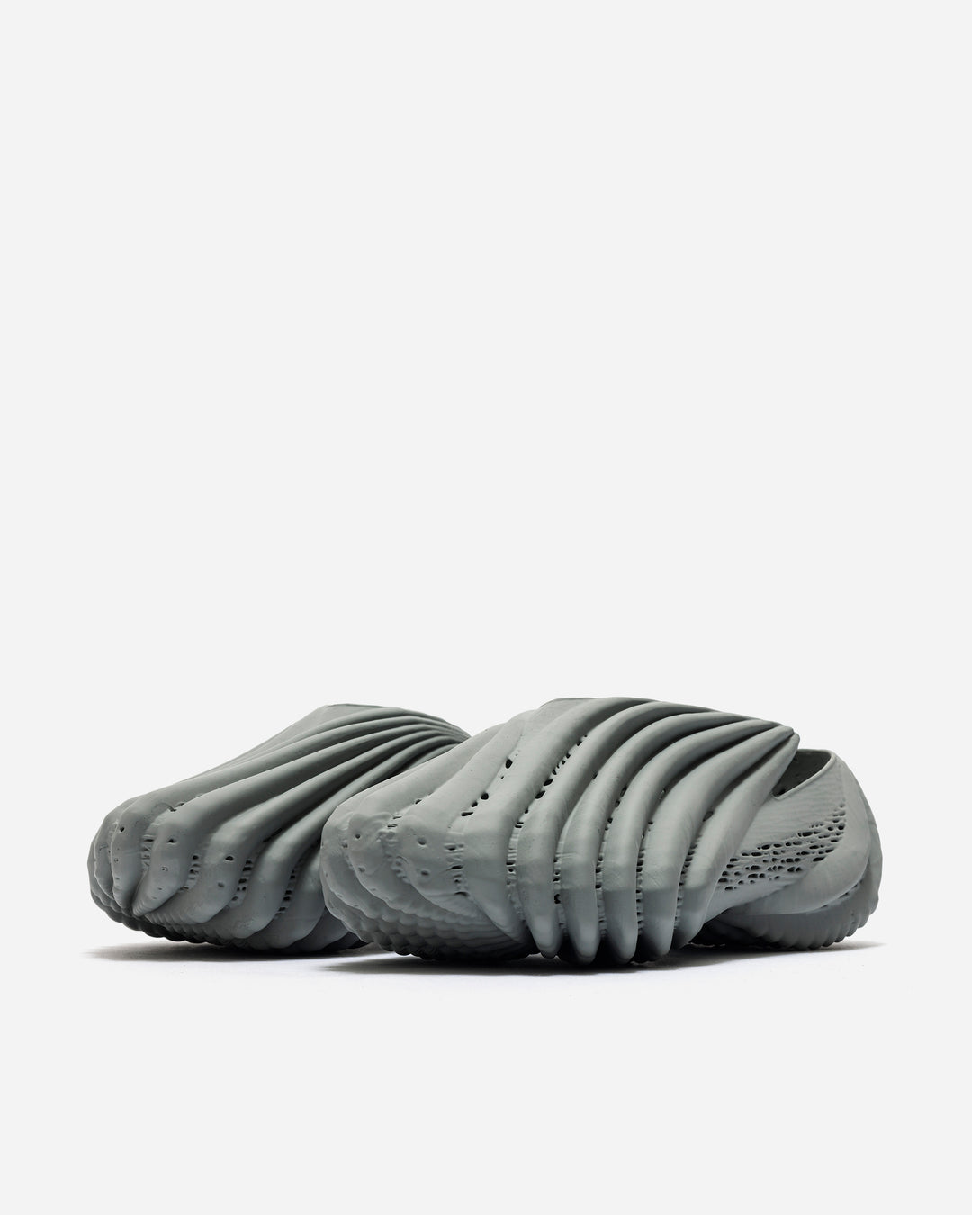 Aliveform ARMIS SLIDE CHARCOAL アライブフォーム ARMIS SLIDE CHARCOAL - ALIVEFORM | 60% - Asian Fashion