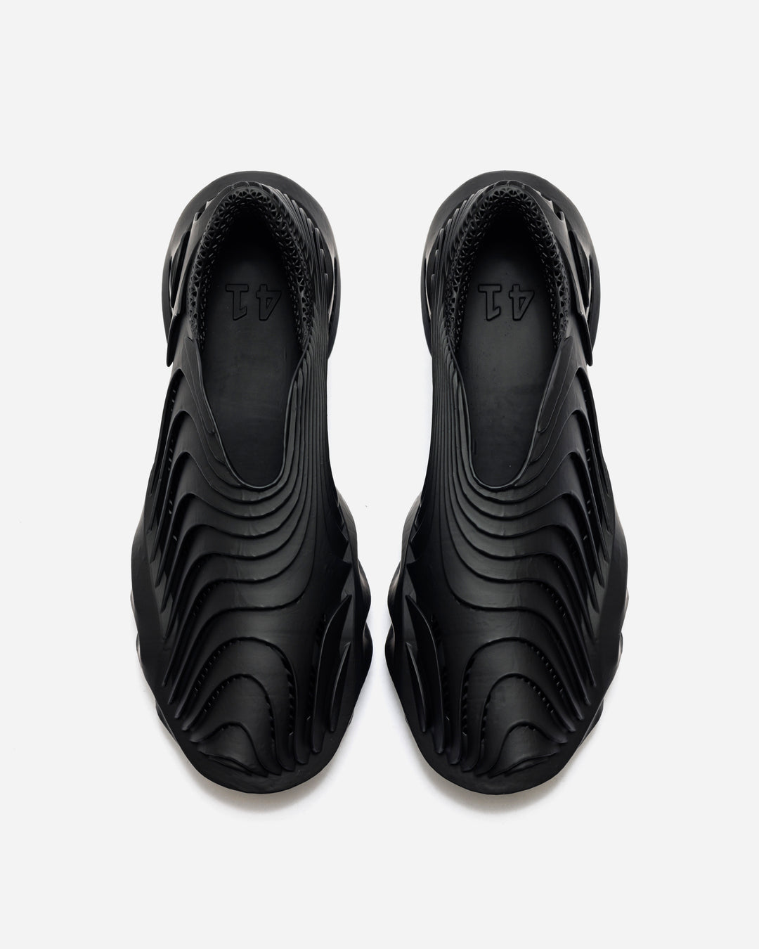 革新的なデザインと機能性☆ ALIVEFORM STRATUM FANG CHARCOAL ALIVEFORM STRATUM FANG – A+S