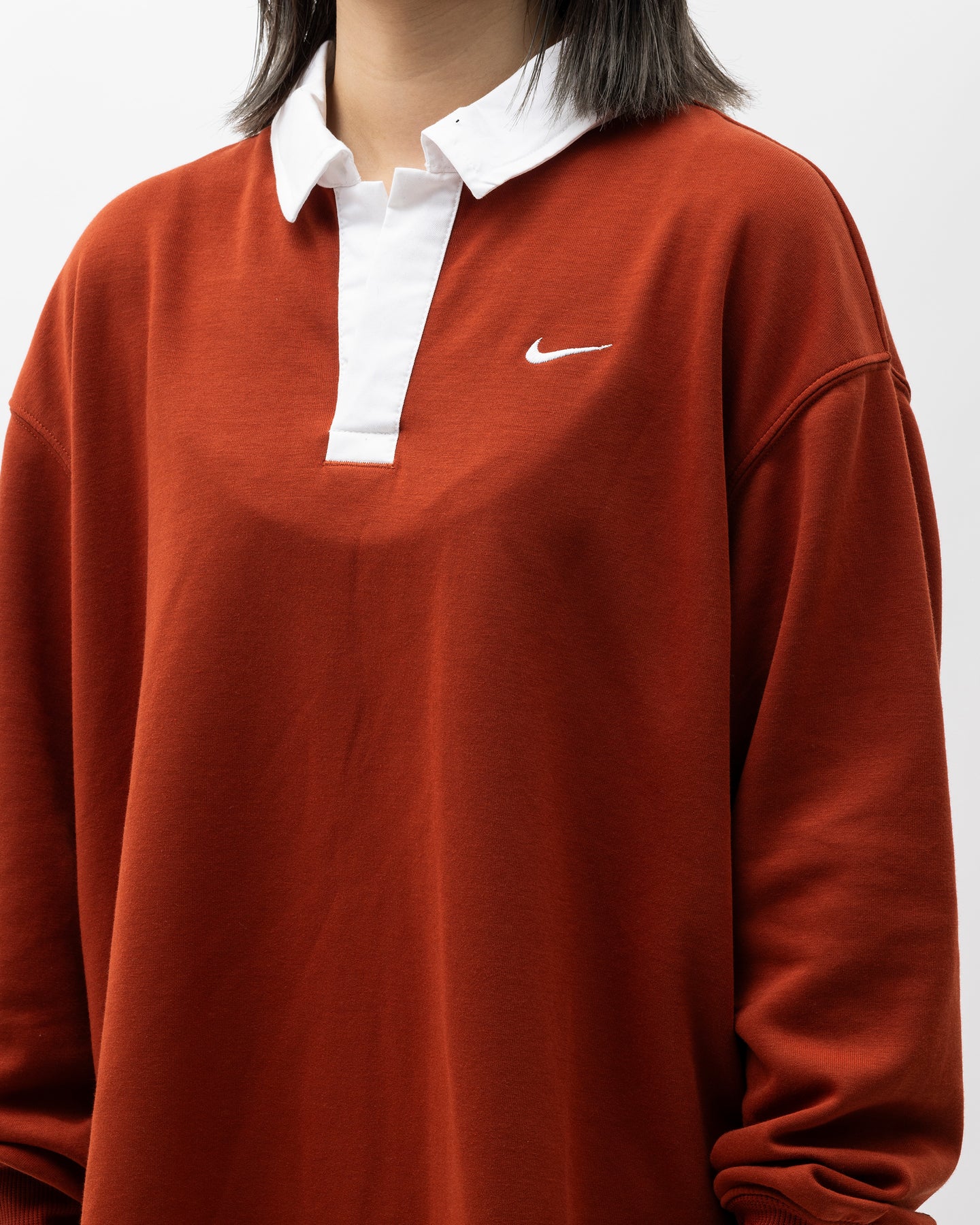 NIKE WMNS NSW ESSENTIAL OS L/S POLO – A+S