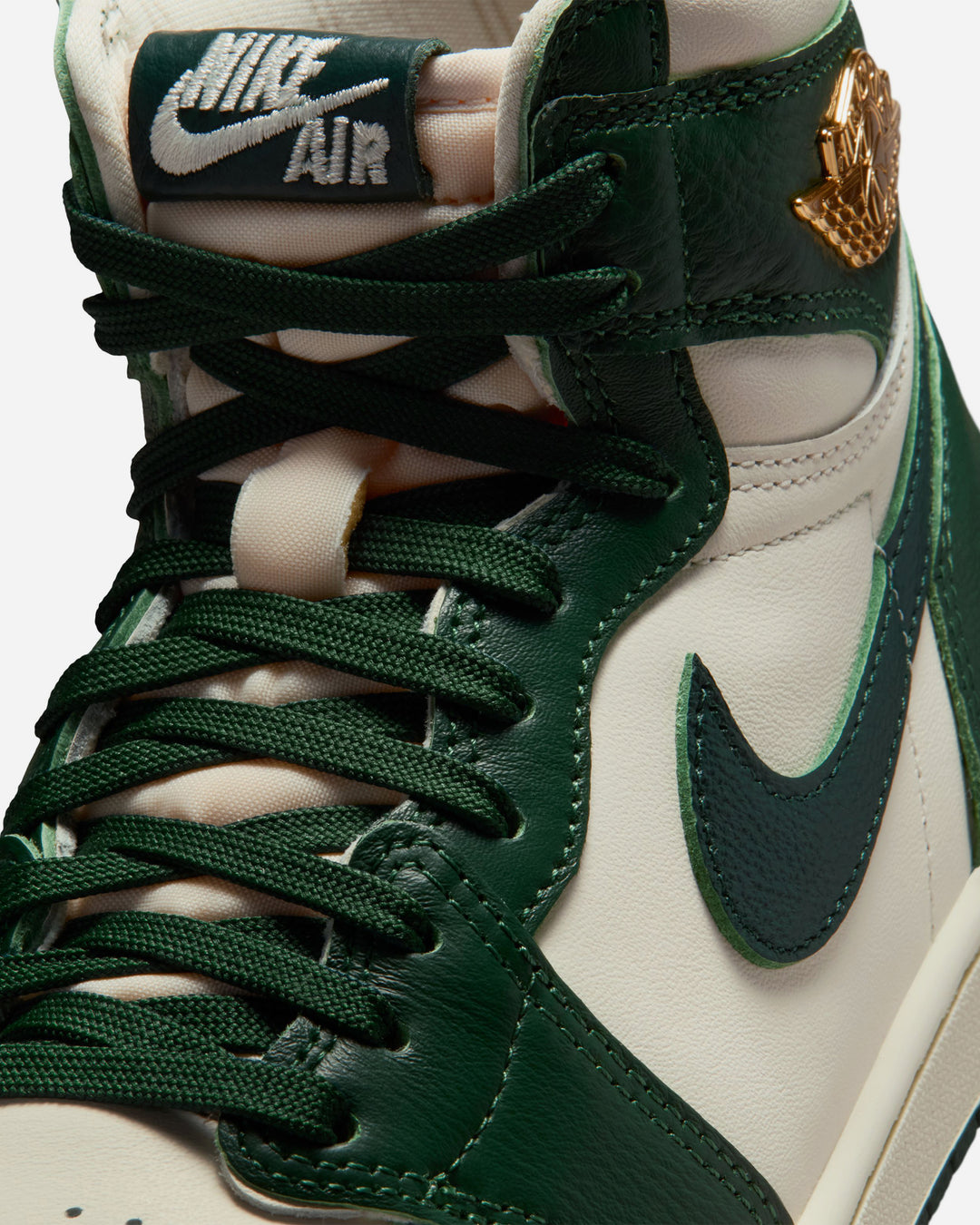 NIKE WMNS AIR JORDAN 1 HIGH OG – A+S