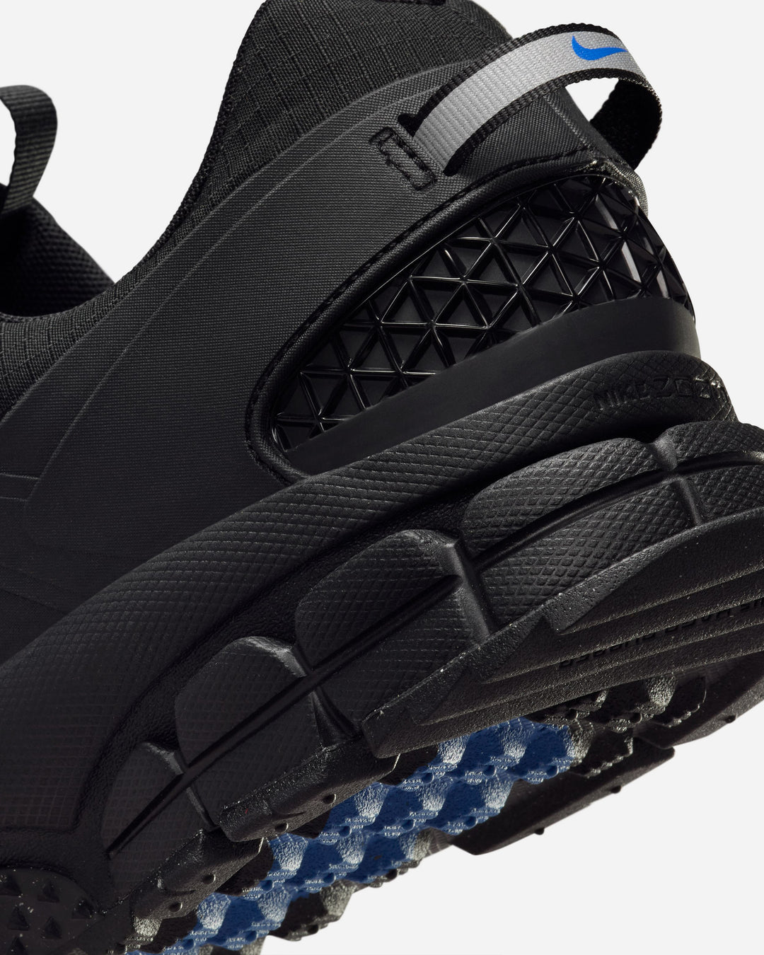 ★NIKE★大人気★W ZOOM VOMERO ROAM ズームボメロ★追跡可 ☆NIKE☆大人気☆W ZOOM VOMERO ROAM ズームボメロ☆追跡可