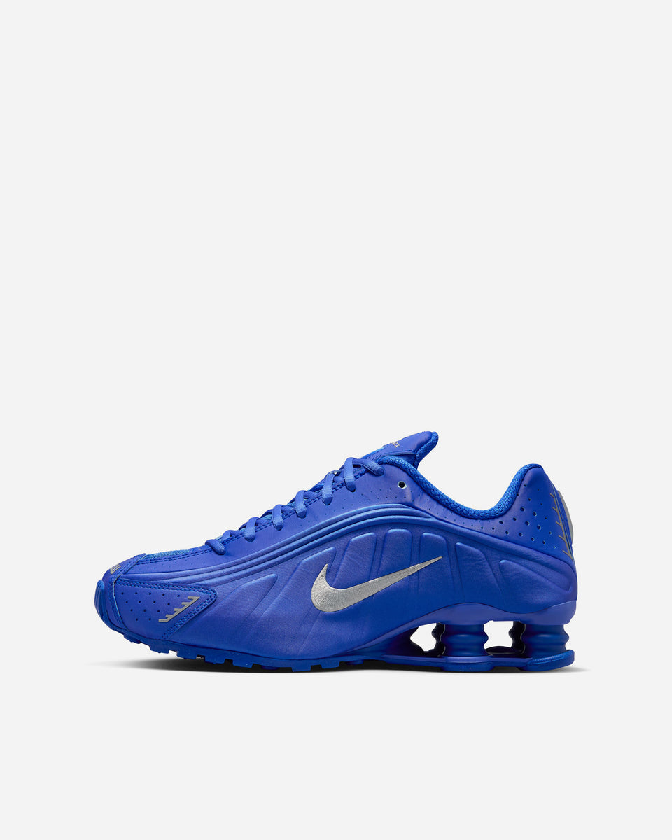 ★WMNS★NIKE SHOX 4★レトロフなスタイル 最新カラー の1足 ☆WMNS☆NIKE SHOX 4☆レトロフなスタイル 最新カラー の1足