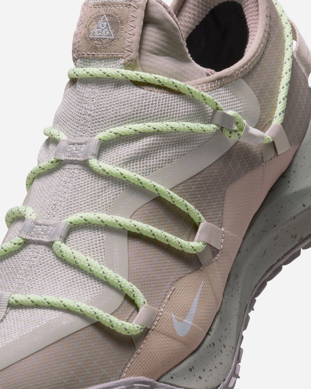 NIKE ACG MOUNTAIN FLY LOW GTX SE – A+S NIKE ACG MOUNTAIN FLY LOW GTX SE – A+S