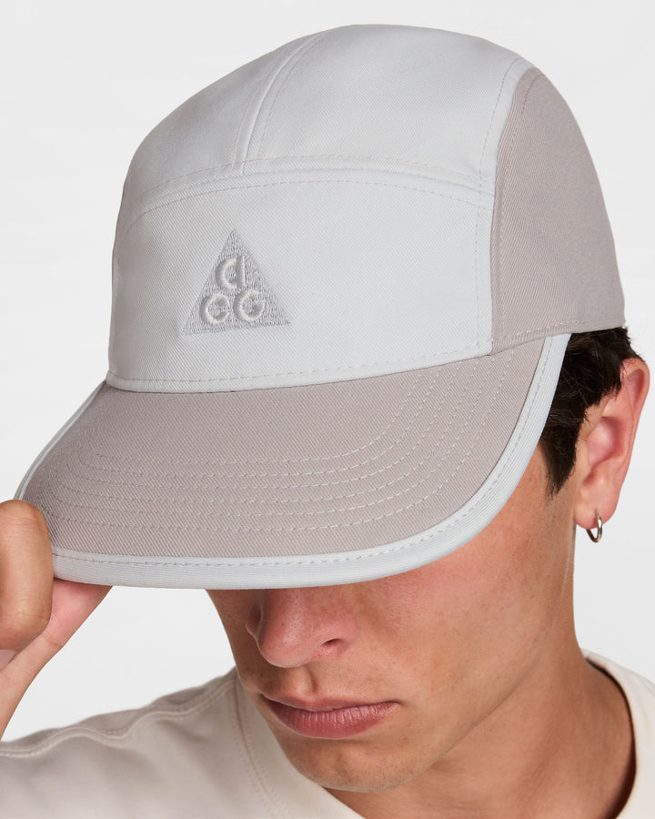 NIKE ACG キャップ ホワイト L/XL NIKE ACG FB L FLY CAP – A+S
