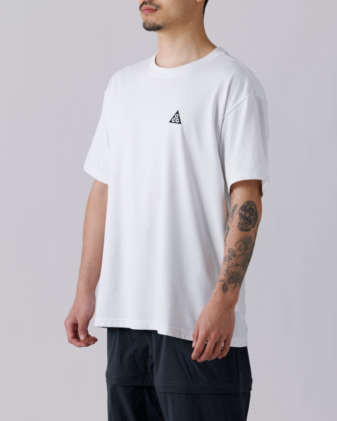 NKE ACG DF LSE 12MO CAMP S/S TEE – A+S