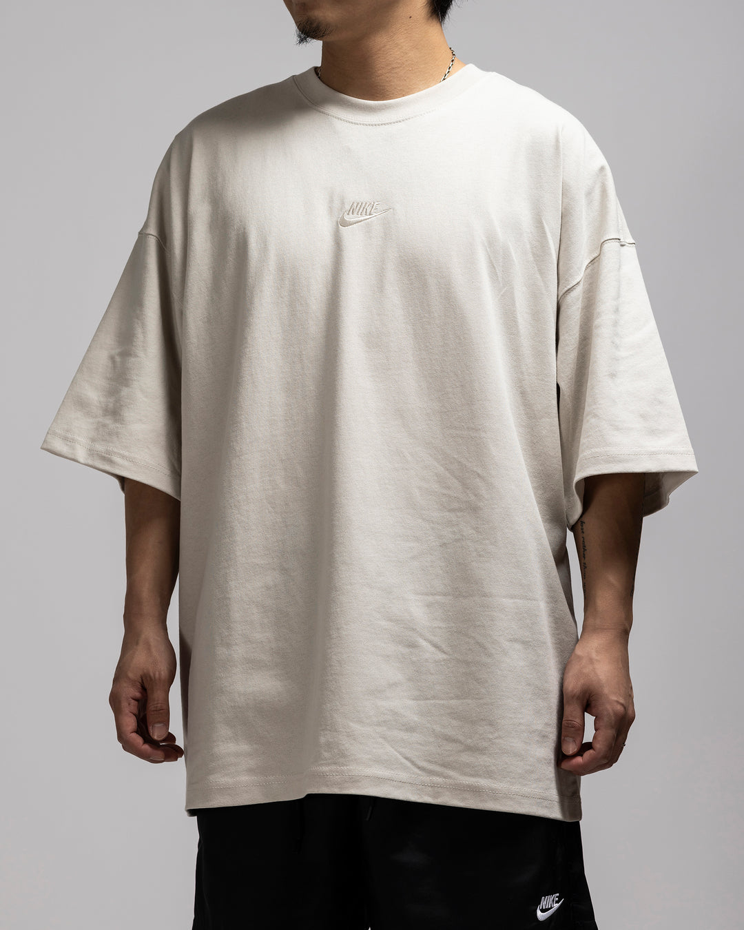 ★NIKE★NSW PREMIUM ESSENTIAL T-シャツ★追跡可 Nike NSW Premium Essentials SUST T-Shirt | Foot Locker